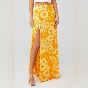 XIX PALMS GOLD COAST FESTIVAL SKIRT. NWOT! XS